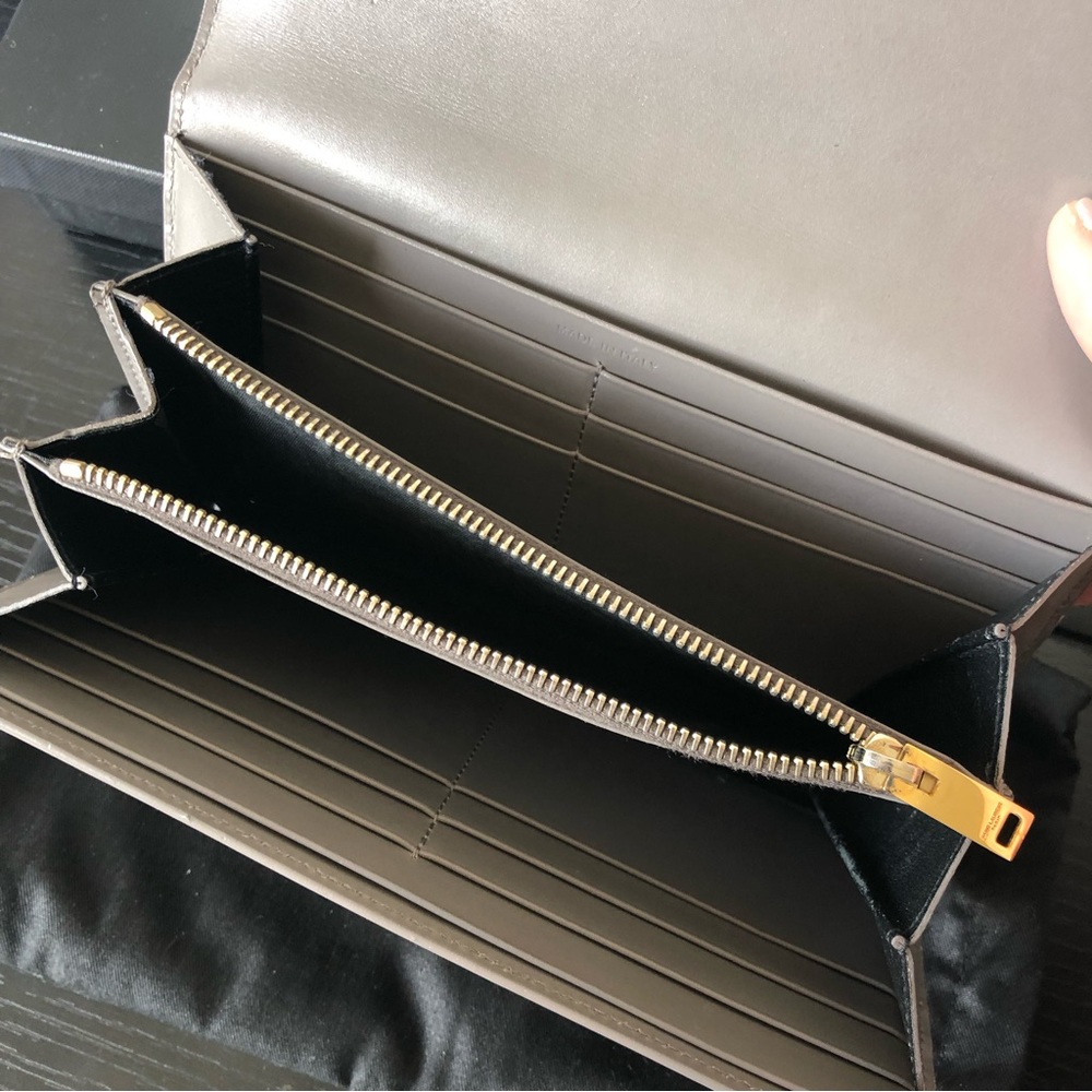 Saint Laurent Essentials Minimalist Grey YSL Wallet - Picture 9 of 15